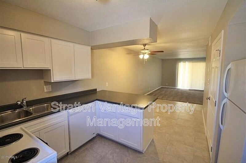Primary Photo - 810 E Colter St