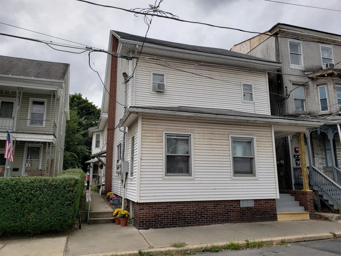 224 White St Unit 1, Lehighton, PA 18235 Room for Rent in Lehighton