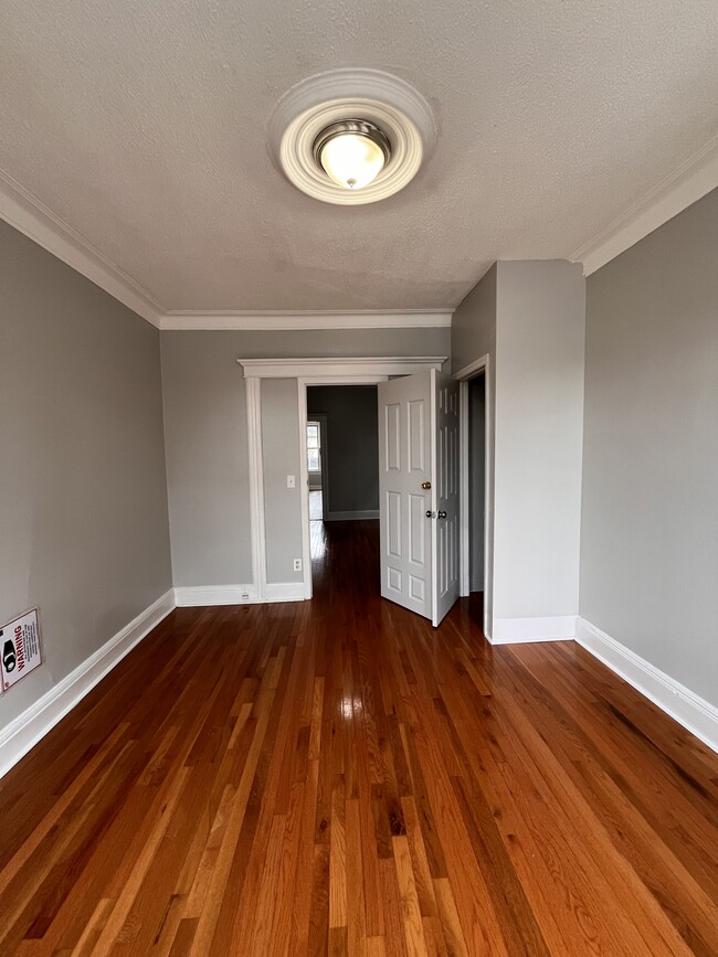 Foto del edificio - 93 Bayview Ave