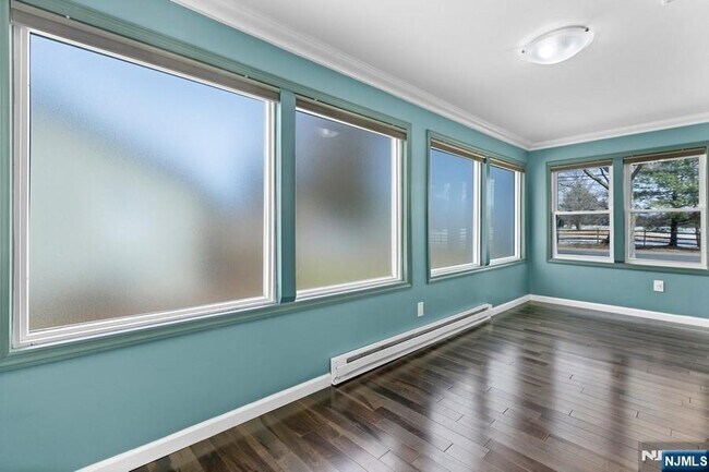 Foto del edificio - 234 Totowa Rd