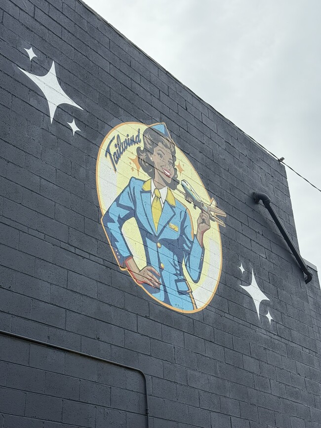 Building Photo - Tailwind 1