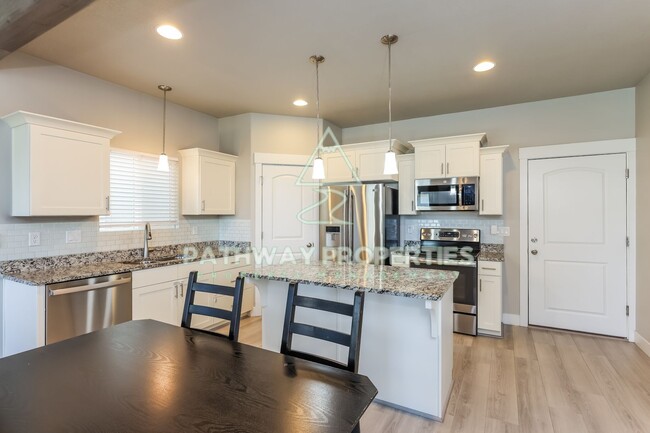 Building Photo - Eagle Mountain Gem! 3BD/3.5BA Home Modern ...