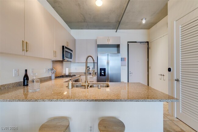 Foto del edificio - 353 E Bonneville Ave