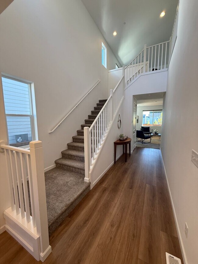 Building Photo - Hogan Heights Community 4 Bed 3.5 Bath