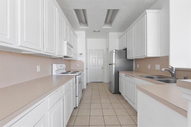 Foto del edificio - 17643 Olympic Park Ln