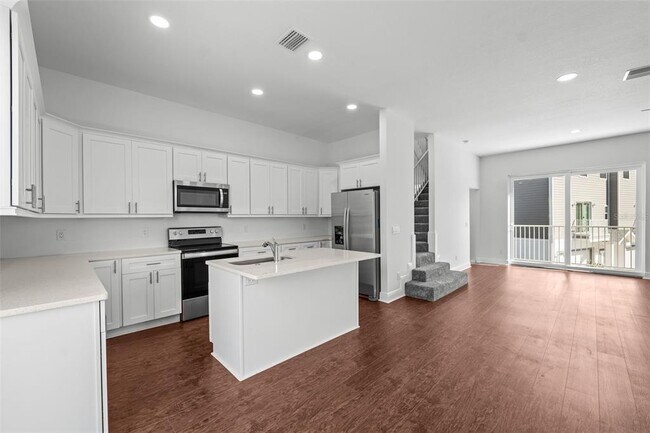Building Photo - 5728 Biscayne Ct
