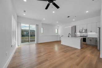 Building Photo - 1601 Mustang Dr