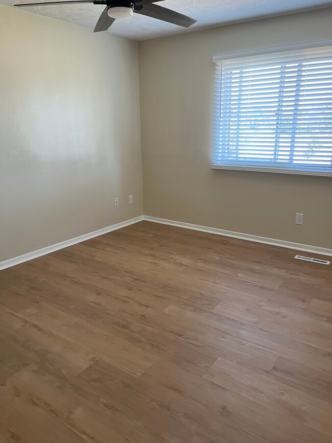 Building Photo - 1540 Burcham Dr