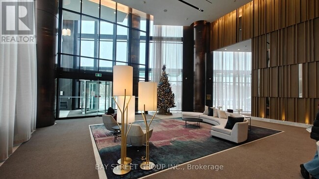 Building Photo - 575 Bloor St E