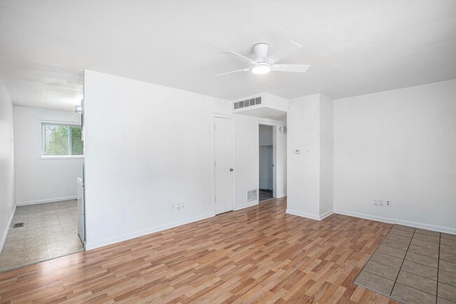 Foto del edificio - Beautiful 2BR/1BA Duplex in Independence!