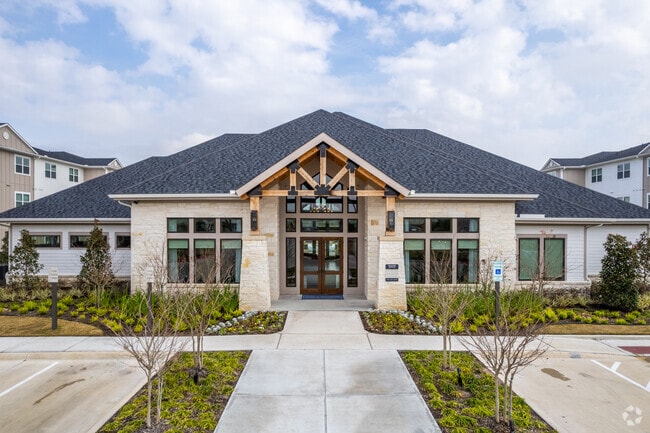 Building Photo - 55 Fifty at Northwest Crossing