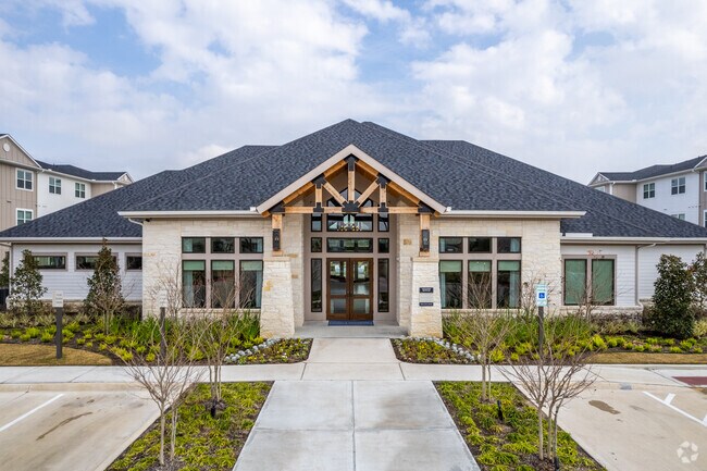 Building Photo - 55 Fifty at Northwest Crossing