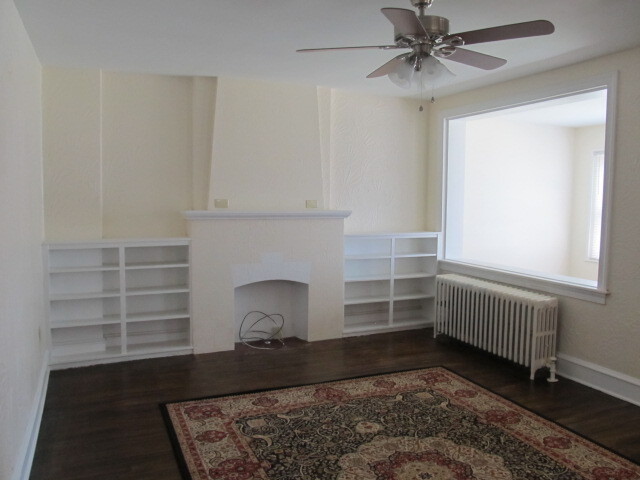 living room - 713 Emerson Ave