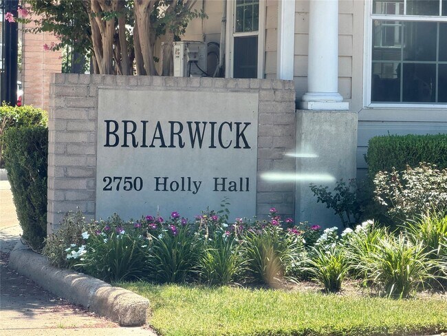 Foto del edificio - 2750 Holly Hall St