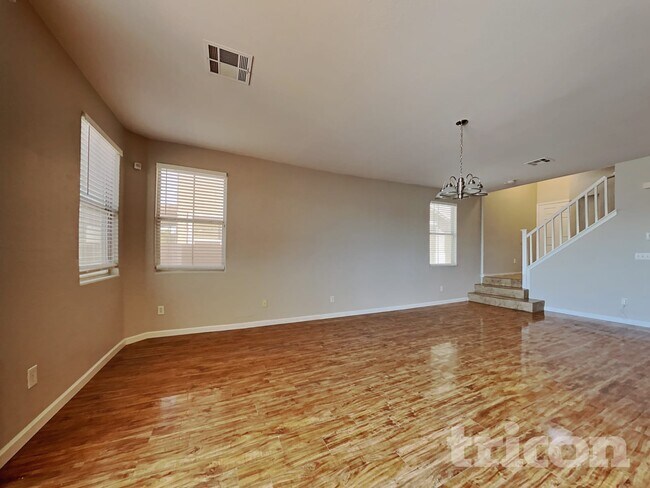 Building Photo - 4598 Hearts Desire Ave