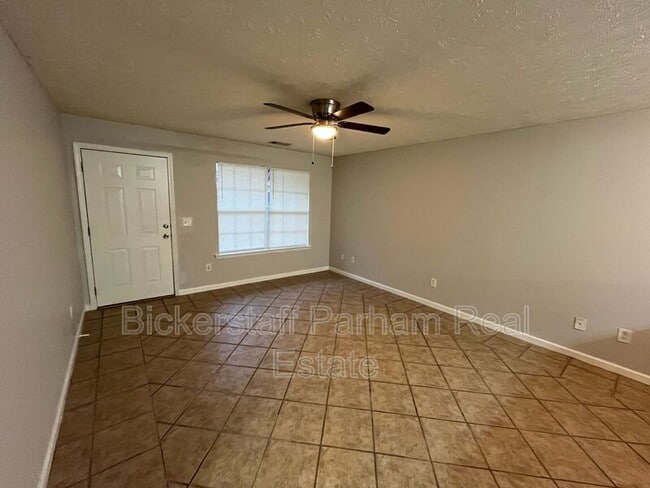 Building Photo - 6216 Crystal Dr