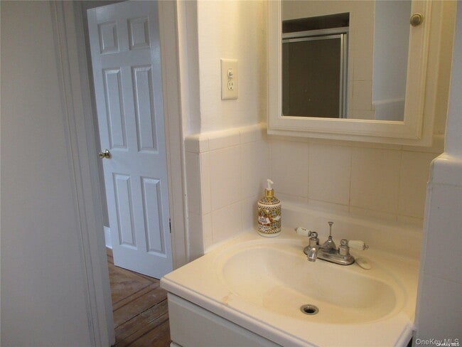 Foto del edificio - 127 Gordon Rd