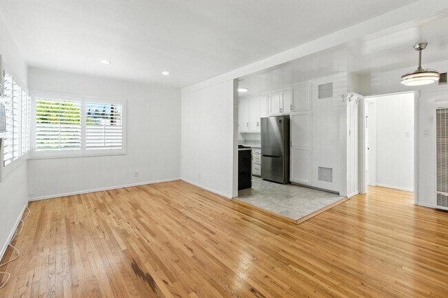Foto del edificio - 14205 Moorpark St