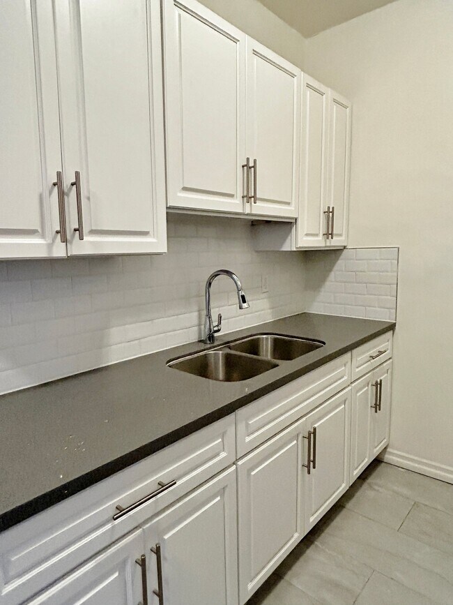 Foto del edificio - 1523 N McCadden Pl