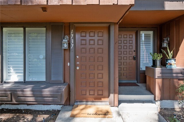 Building Photo - 1737 Westmont Dr