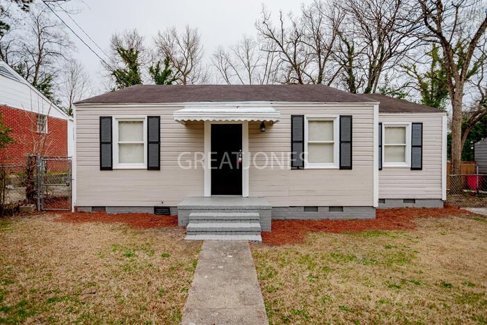 Primary Photo - NOW OFFERING HALF OFF FIRST FULL MONTH IF ...