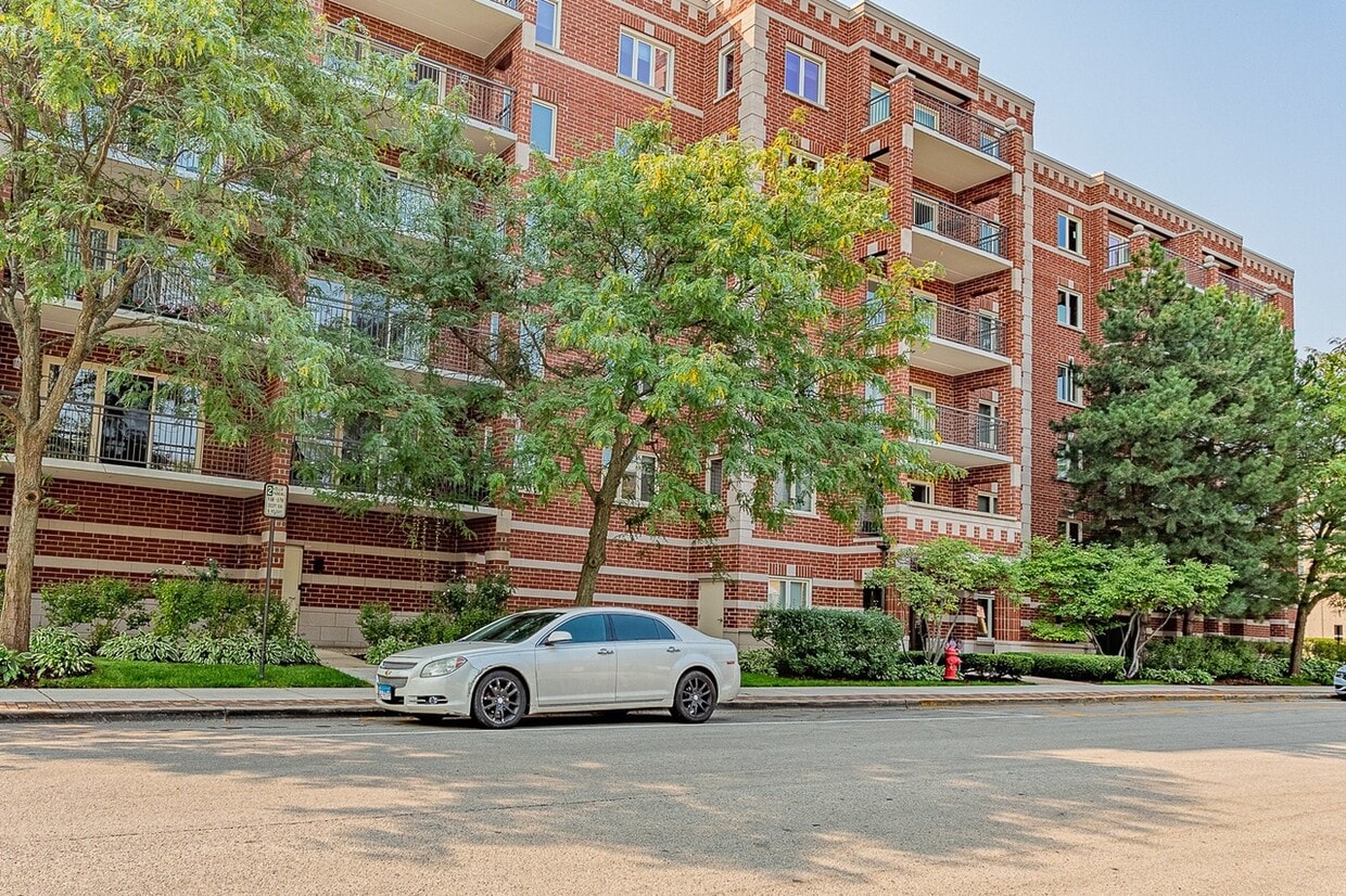 5005 Warren St Unit 309, Skokie, IL 60077 Condo for Rent in Skokie
