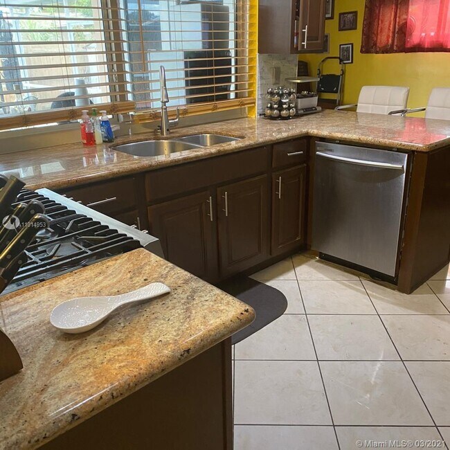 Foto del edificio - 8510 NW 24th St