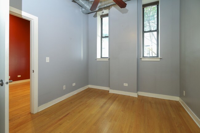 Building Photo - 1050 W Hubbard St