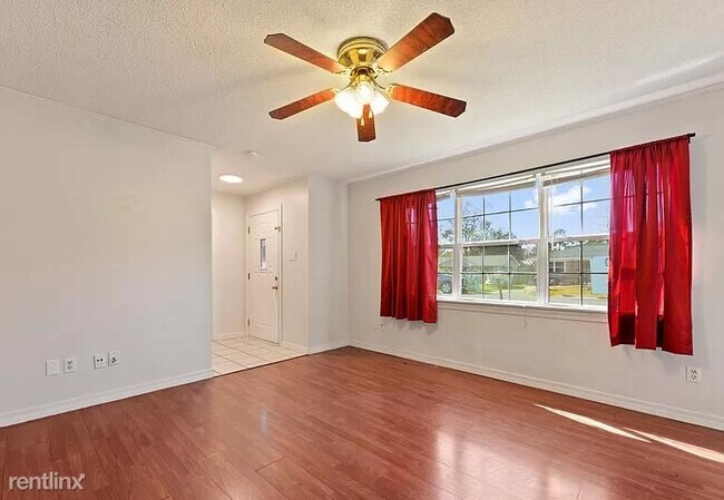Foto del edificio - 3 br, 2 bath House - 7212 Malibar Ln