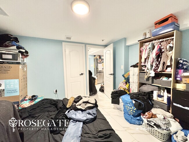 Photo du bâtiment - Cozy 1-Bedroom Basement Apartment in a Quiet Oshawa Neighbourhood