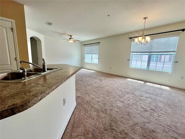 Foto del edificio - 3648 Seneca Club Loop