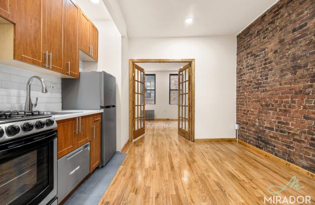 Foto principal - 1 bedroom in New York NY 10012