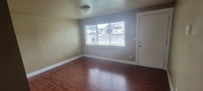 Building Photo - 65 S 100 E