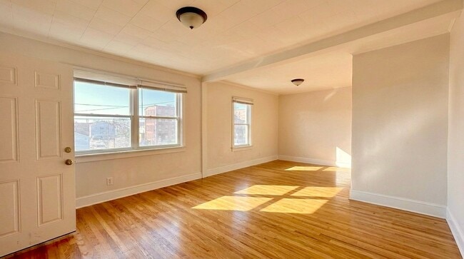 Building Photo - 45 Slater St