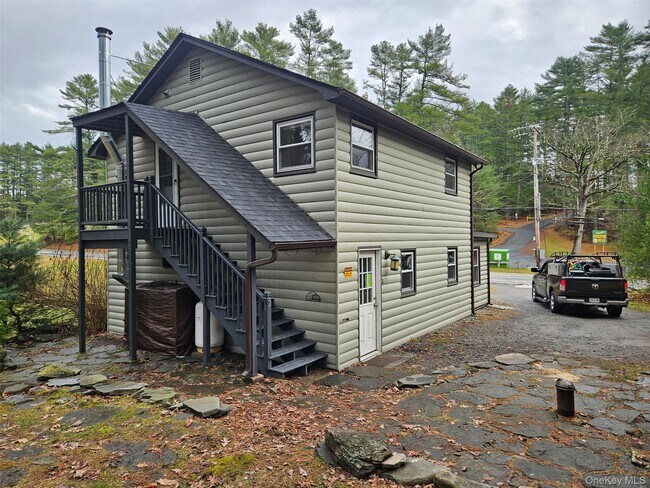 Foto del edificio - 639 State Rte 55