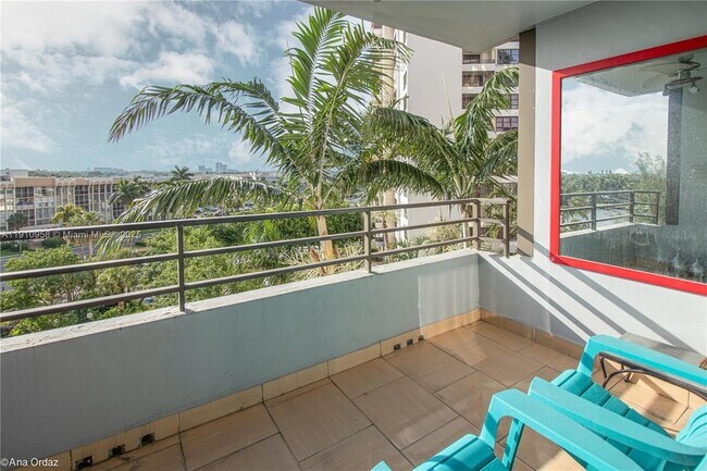 Foto del edificio - 500 Three Islands Boulevard