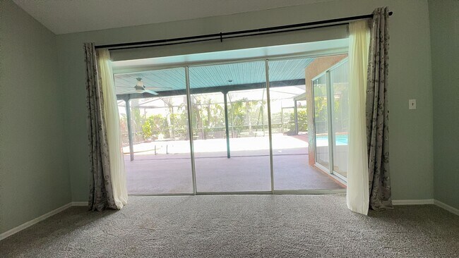 Building Photo - For Rent: A dazzling 5-bedroom, 3-bathroom...