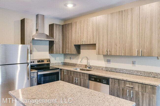 Building Photo - 2 br, 2 bath  - 2222 E. Michigan Avenue