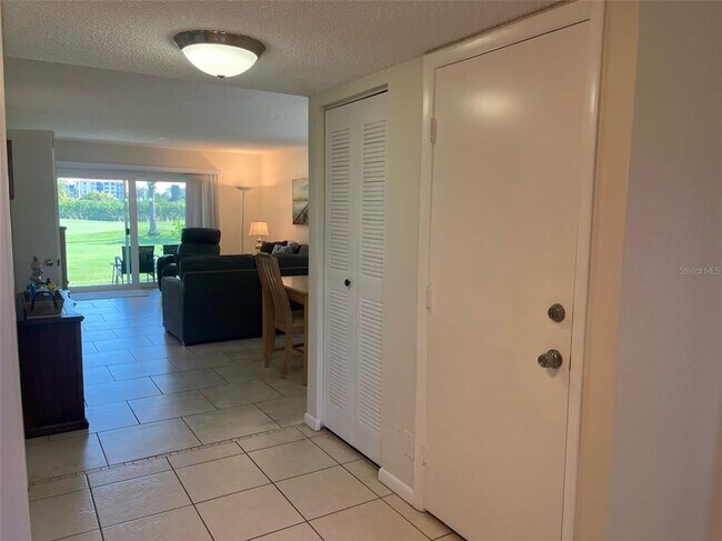 Building Photo - 6191 Bahia Del Mar Blvd S