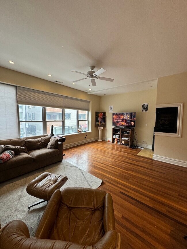 Foto del edificio - 1748 W North Ave