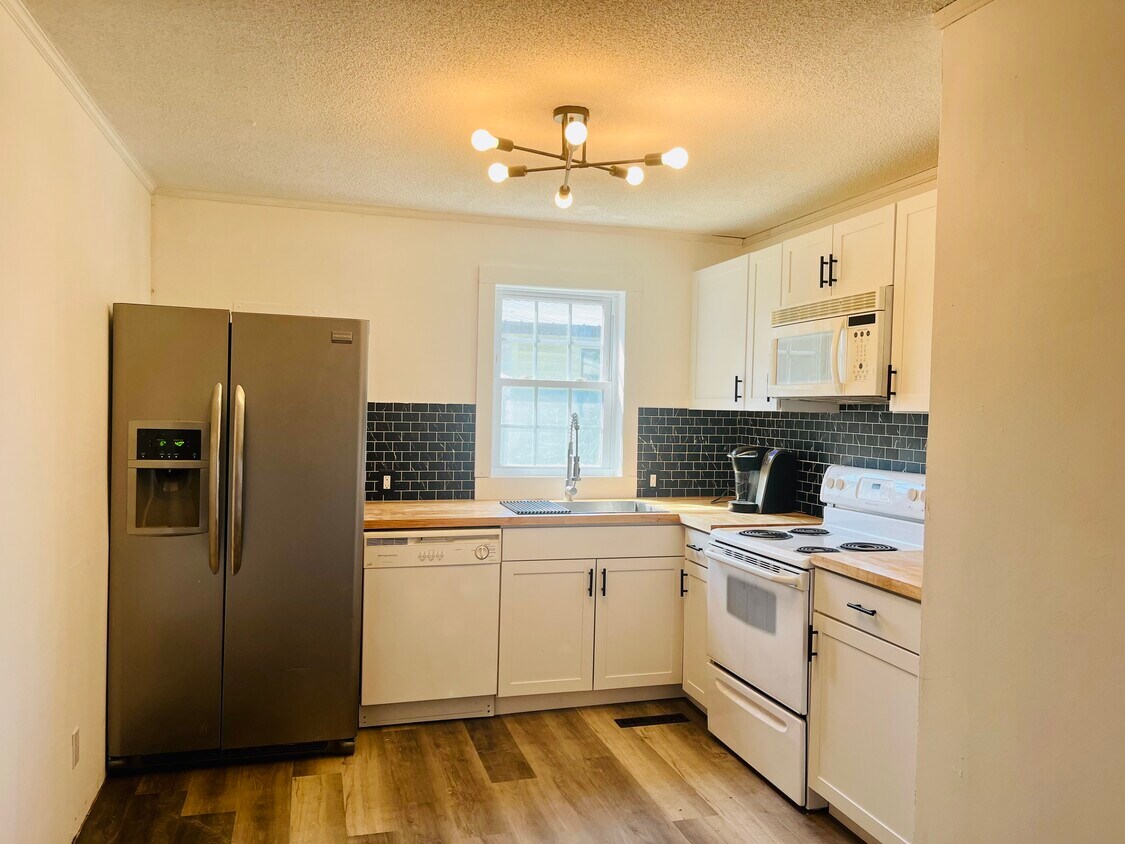 Foto principal - 822 Bay St