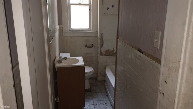 Building Photo - 2 br, 2 bath House - 729 Washington Street