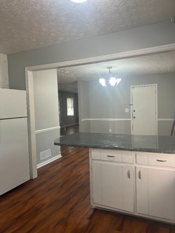 Foto del edificio - 1675 Oak Ridge Way NW