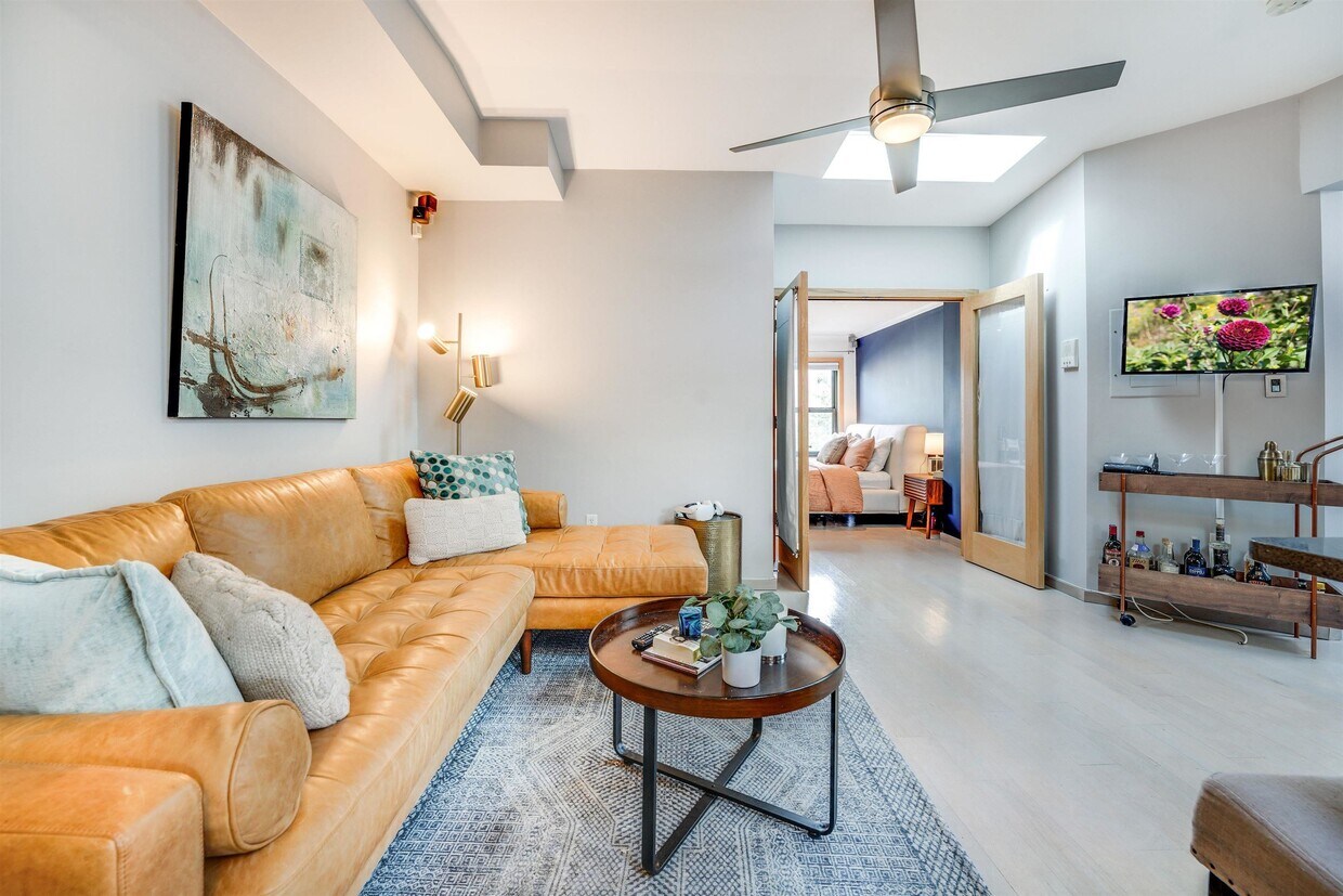 317 4th St, Jersey City, NJ 07302 Condo for Rent in Jersey City, NJ