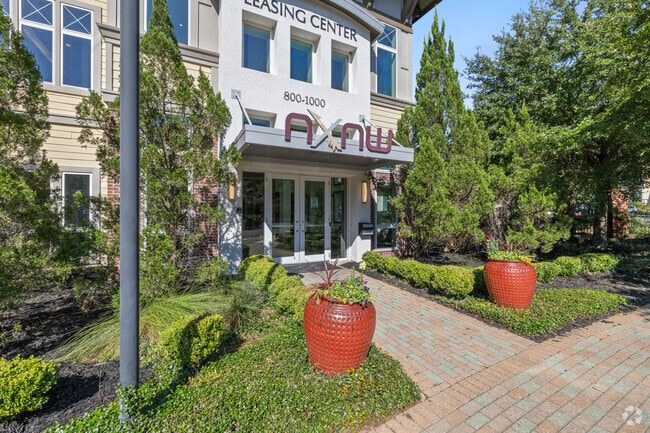 NXNW - Leasing Office Entrance - NxNW Apartments