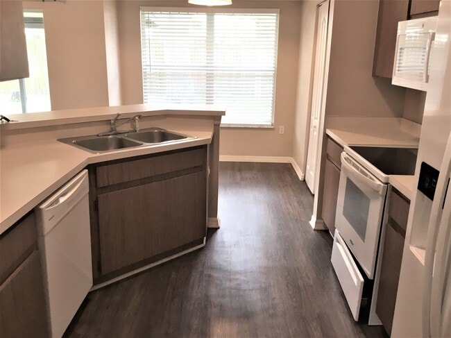 Building Photo - 837 Greenbelt Cir