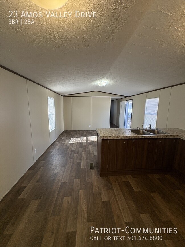 Foto del edificio - 23 Amos Valley Dr