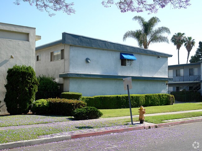 Foto del edificio - 11561 Stuart Dr
