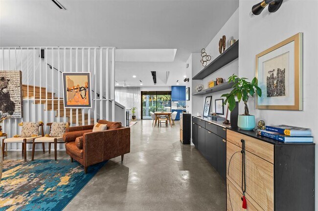 Foto del edificio - 5704 Driftwood Dr