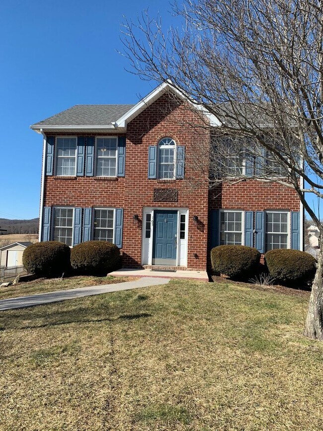 Foto del edificio - 3 Bedroom 2.5 Bath House with 1 Car Garage